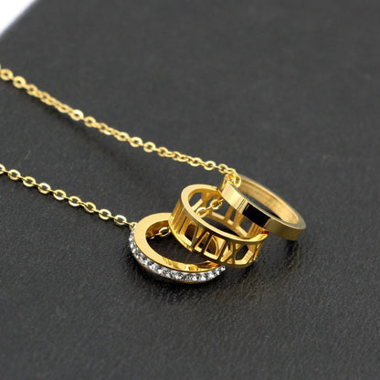 Rockyu ジュエリー 三連リング ネックレス レディース チタン製 ローズゴールド × ジルコン ペンダント