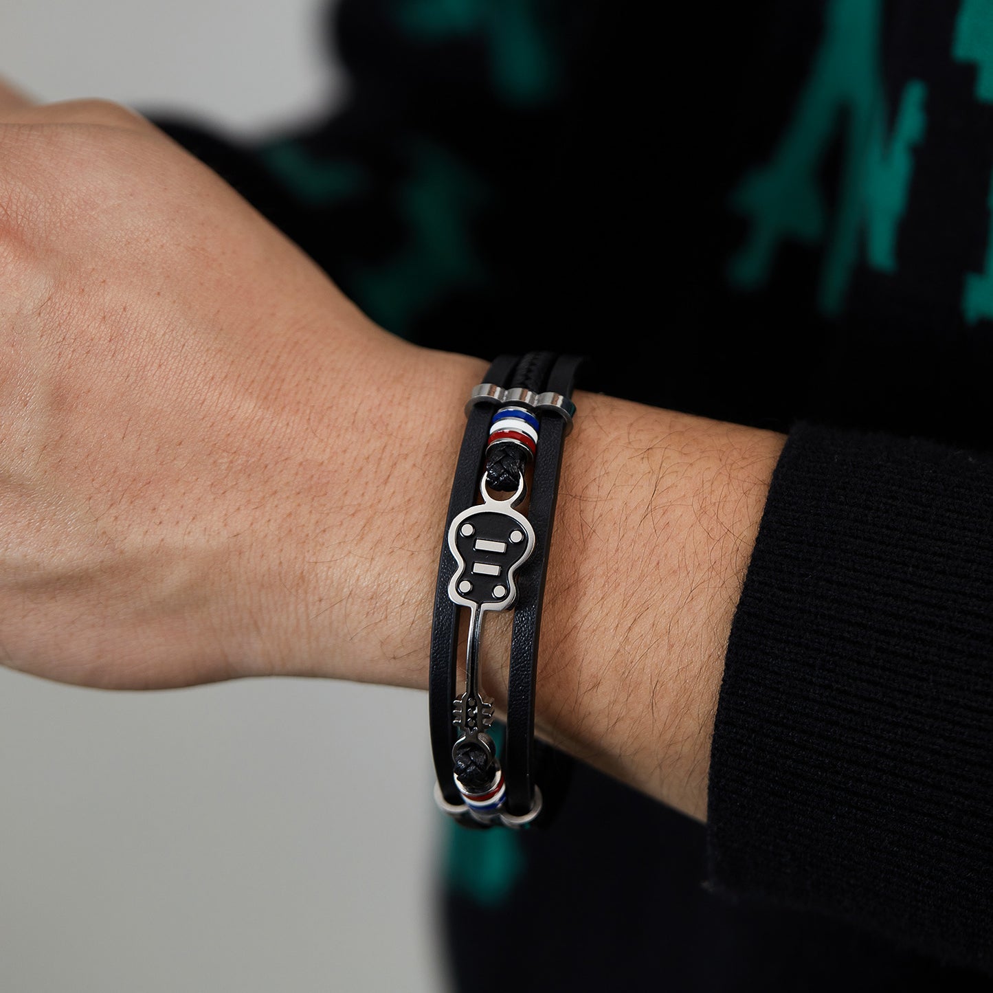 Rockyu ブレスレット メンズ 音楽モチーフ レザー バングル ギター デザイン PU革 ステンレス製 アクセサリー