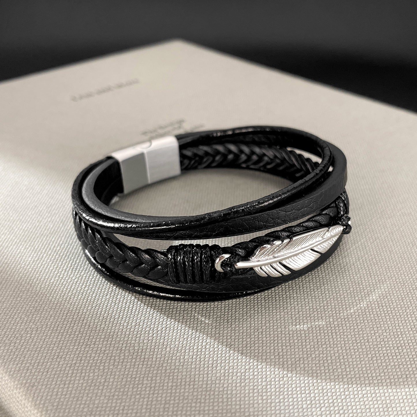 Rockyu メンズブレスレット 本革×ステンレス 羽モチーフ 編み込みデザイン