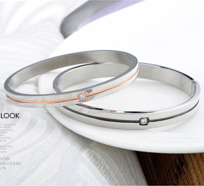 Rockyu ペアブレスレット メンズ レディース チタン製 ダイヤ付き シルバー/ブラック シンプル バングル 幅8mm