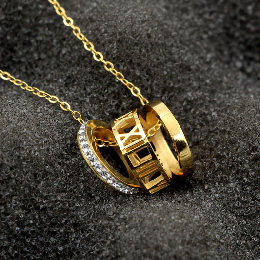 Rockyu ジュエリー 三連リング ネックレス レディース チタン製 ローズゴールド × ジルコン ペンダント