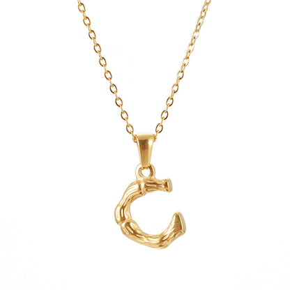 Rockyu ネックレス レディース ゴールド 18金 女性用 アルファベット ペンダント イニシャルネックレス 細い 鎖骨チェーン 恋人 記念 ファッションアクセサリー