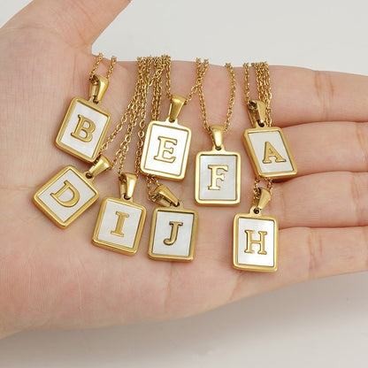 Rockyu ネックレス レディース ゴールド ホワイト イニシャルスクエアペンダント あずきチェーン ステンレス製 ギフトや記念日に