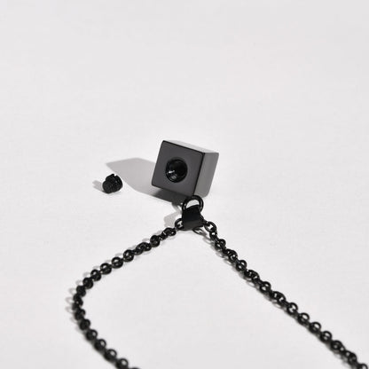 Rockyu メモリアルネックレス ステンレス メンズ レディース ブラック 正方体ペンダント 金属アレルギー対応