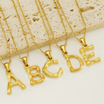 Rockyu ネックレス レディース ゴールド 18金 女性用 アルファベット ペンダント イニシャルネックレス 細い 鎖骨チェーン 恋人 記念 ファッションアクセサリー