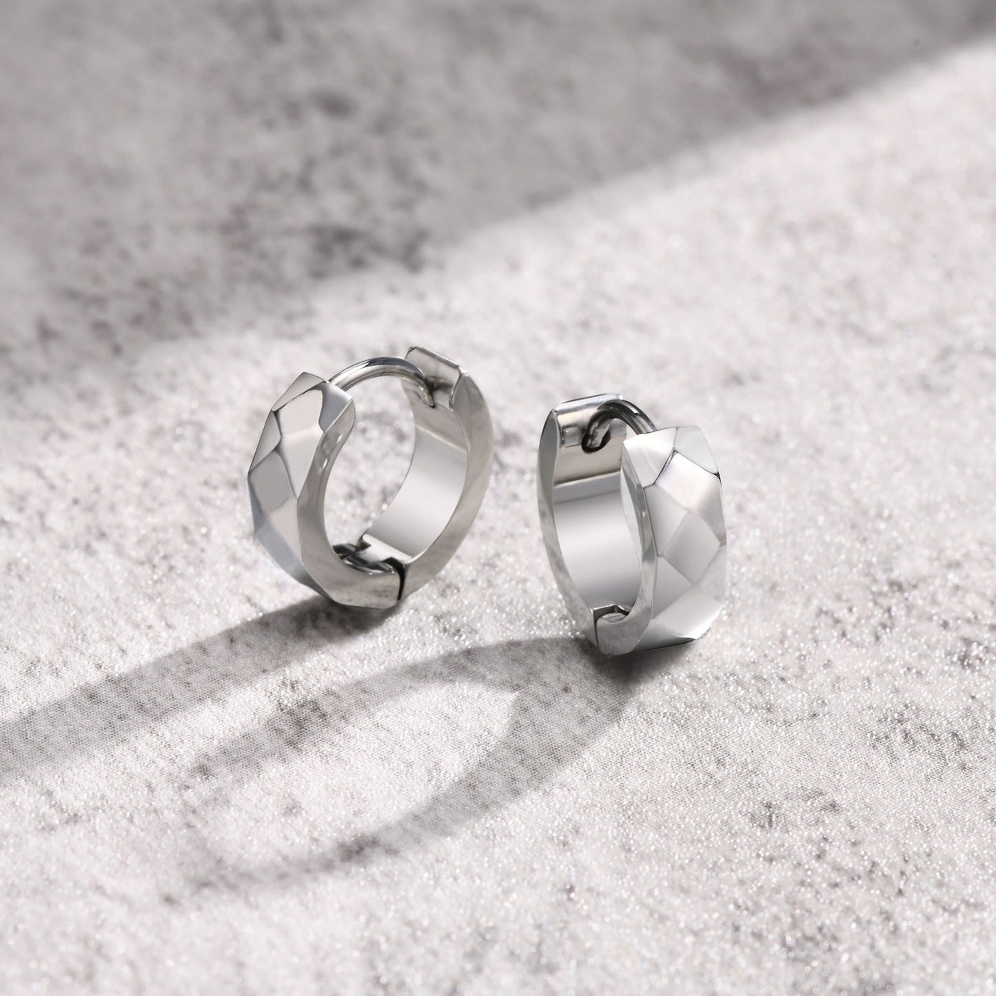 Rockyu ピアス メンズ 多面カット リングピアス ゴールド・ブラック・シルバー ステンレス製 金属アレルギー対応