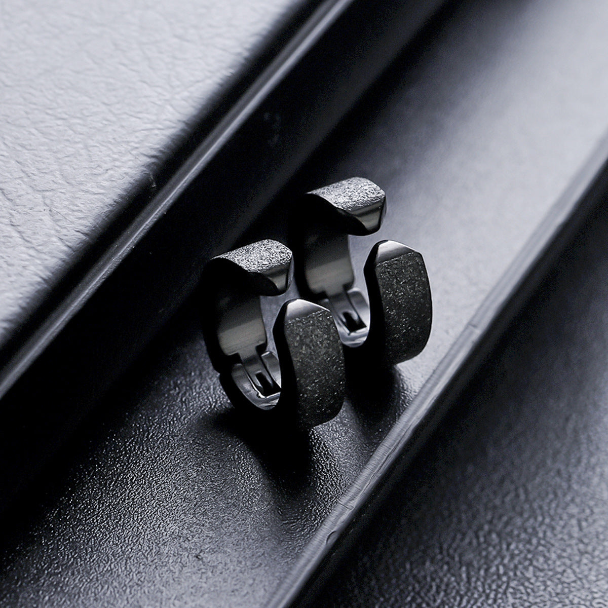 Rockyu ピアス メンズ レディース チタン フープ リング フェイク イヤリング 金属アレルギー対応