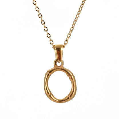 Rockyu ネックレス レディース ゴールド 18金 女性用 アルファベット ペンダント イニシャルネックレス 細い 鎖骨チェーン 恋人 記念 ファッションアクセサリー