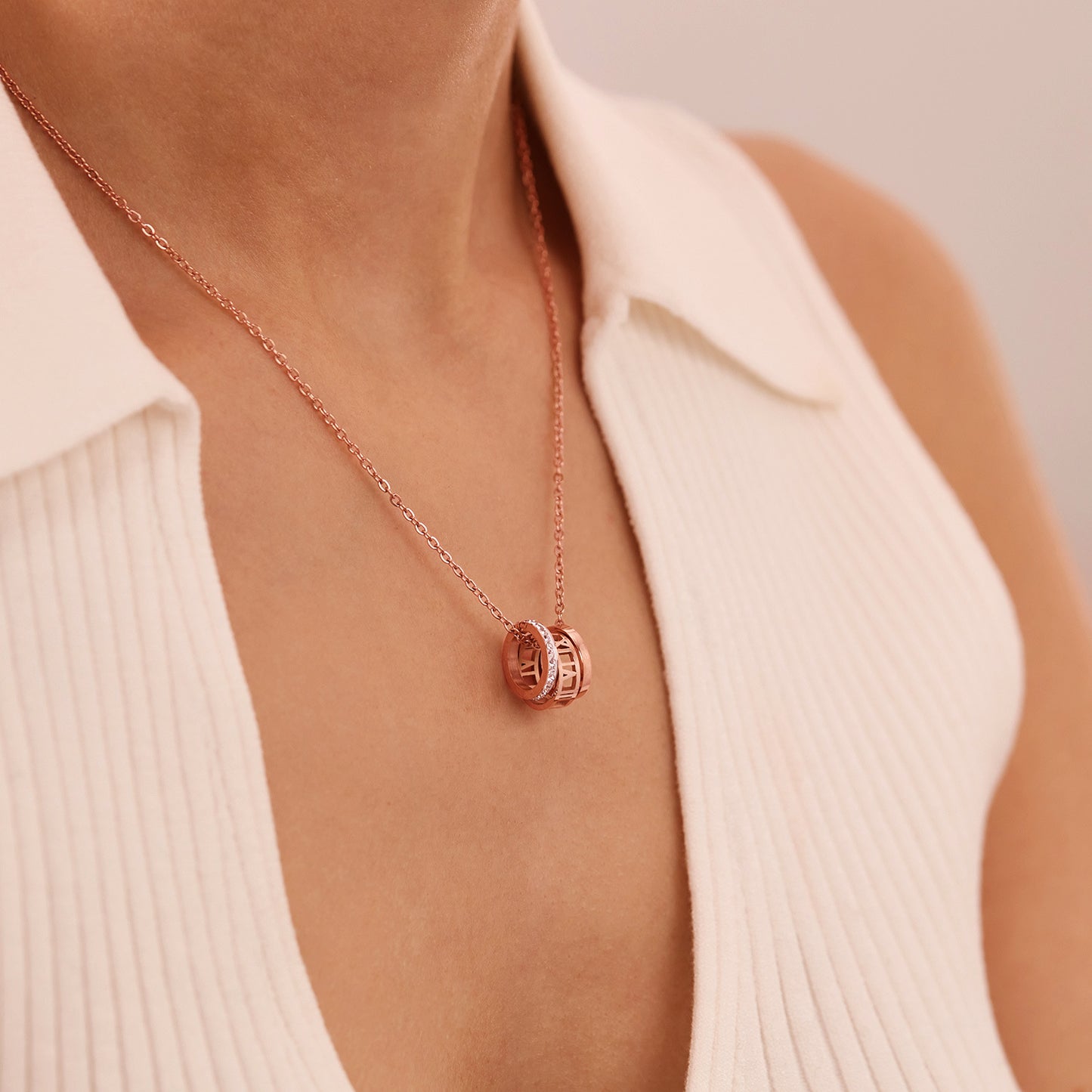 Rockyu ネックレス レディース ローマ数字 3連リングネックレス 18Kピンクゴールド キュービックジルコニア付