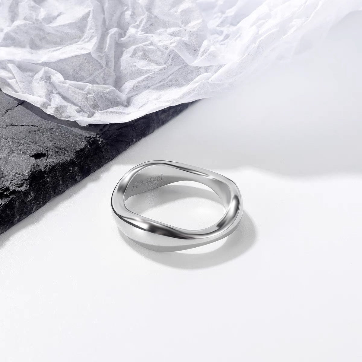 Rockyu 指輪 レディース チタン製 ゴールド＆シルバー 幾何デザイン 鏡面仕上げ