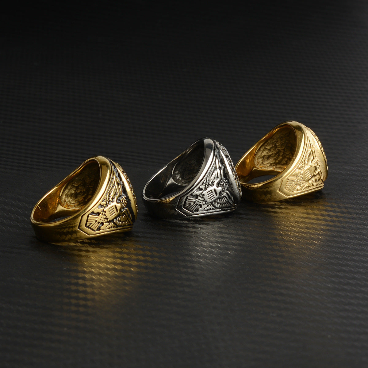 Rockyu メンズ チタン風ステンレスリング イーグル記章デザイン 重厚ゴールドリング